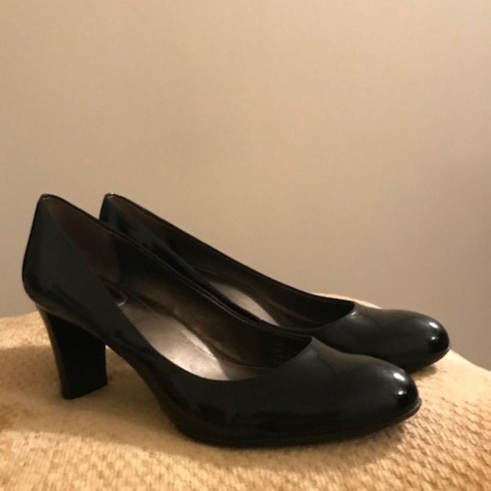 Calvin Klein Patent Leather Heels Pumps, Black, Size 8.5